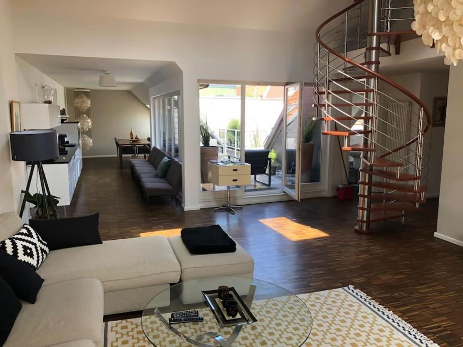 Ruhige Dachwohnung Mit Terrasse Berlin Mitte - Spacious Modern Rooftop Loft In Berlin Mitte Berlim Exterior foto
