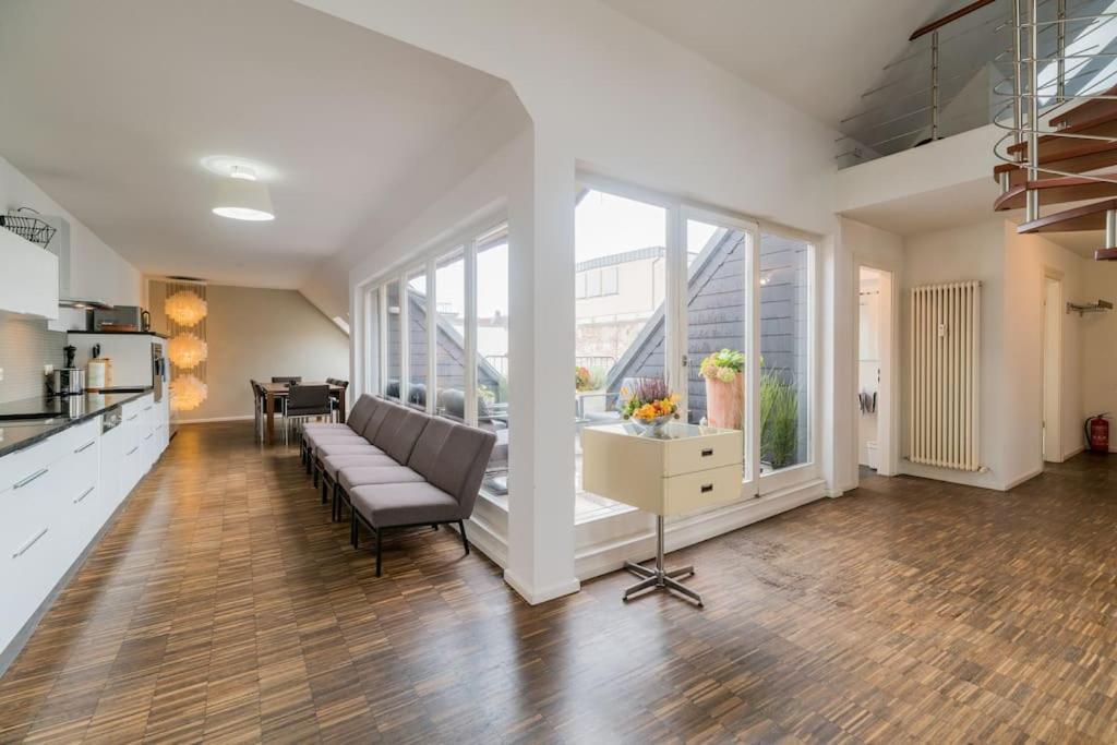 Ruhige Dachwohnung Mit Terrasse Berlin Mitte - Spacious Modern Rooftop Loft In Berlin Mitte Berlim Exterior foto