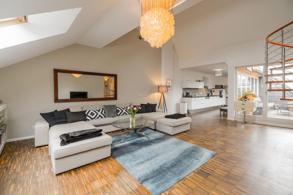 Ruhige Dachwohnung Mit Terrasse Berlin Mitte - Spacious Modern Rooftop Loft In Berlin Mitte Berlim Exterior foto