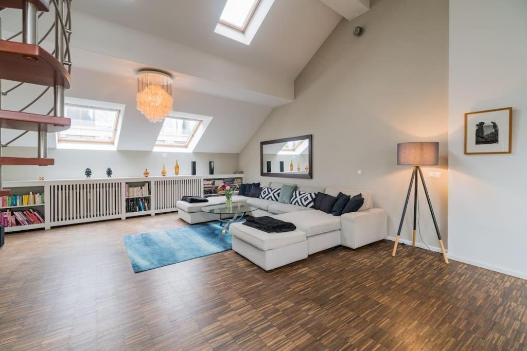 Ruhige Dachwohnung Mit Terrasse Berlin Mitte - Spacious Modern Rooftop Loft In Berlin Mitte Berlim Exterior foto